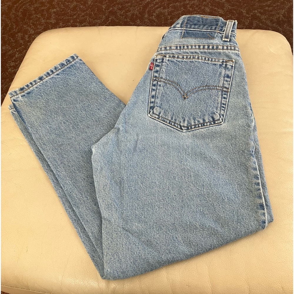 Vintage Levi’s 550 relaxed fit type of leg jeans